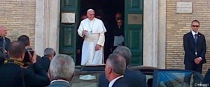 Il saluto ai fedeli del Papa al termine della S. Messa prima del rientro in Vaticano