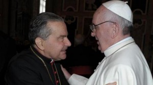 Il Cardinale Caffarra, Arcivescovo di Bologna, insieme a Papa Francesco.