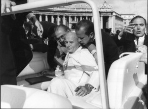 Attentato contro Giovanni Paolo II, in Piazza San Pietro, 13 Maggio 1981.