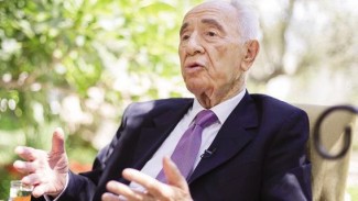 Simon Peres, 90 anni, è stato fra i fondatori dello Stato di Israele nel ’48