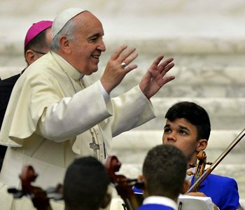 Il Papa ai carismatici: l'unità non è uniformità ma neanche perdere identità