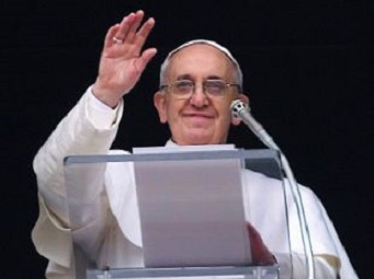 pope-francis-wins-more-hearts-with-first-angelus