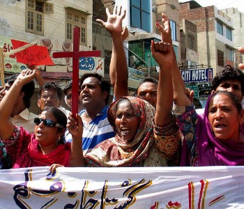 Pakistan, cristiani cacciati dal villaggio