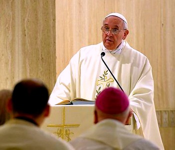 Papa: Dio dona con gratuità, no ai “cattolici ma non troppo”