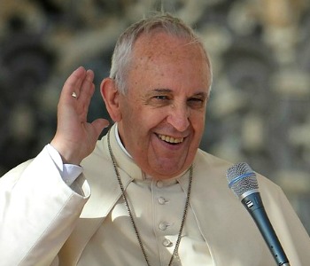 Papa Francesco ai religiosi: meglio i pugni che il terrorismo delle chiacchiere