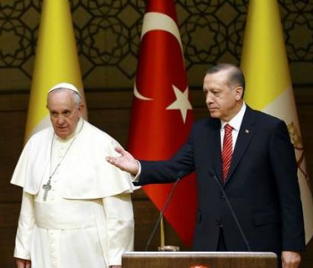 Papa Francesco ad Ankara: diritti e libertà religiosa per tutti, base per la pace
