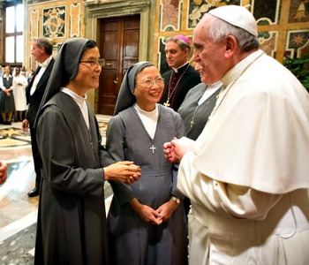 Papa Francesco alle salesiane: accogliete i giovani con gioia come faceva Don Bosco