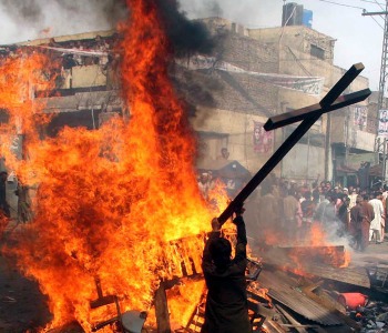 Pakistan. Due cristiani bruciati vivi in una fornace per accuse di blasfemia