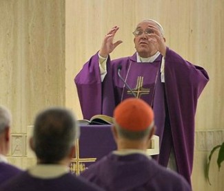 Papa Francesco: Chiesa è madre, non serve organigramma perfetto