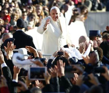 Papa Francesco: Il Signore converta i cuori dei violenti