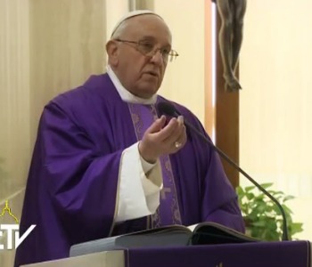 Papa Francesco: Dio fa la storia con noi e la corregge quando sbagliamo