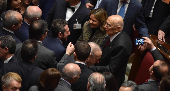 ++ Quirinale: lungo applauso per Napolitano ++
