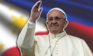 POPE+FRANCIS_WITH+PH+FLAG