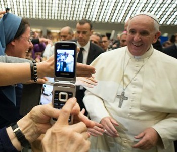Papa Francesco: la famiglia è la prima scuola di comunicazione