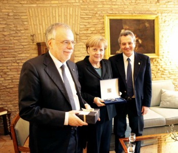 Merkel a Sant'Egidio: siete gente coraggiosa