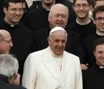 Papa Francesco incontra i parroci romani. Don Bartoli: recuperare stupore