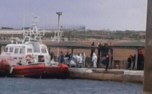 Strage di migranti al largo di Lampedusa: 29 muoiono assiderati, altri 15 gravissimi