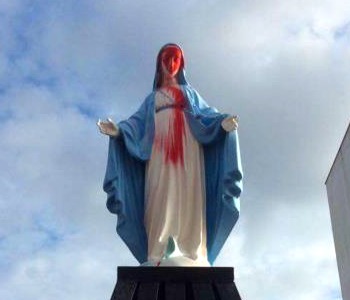 Atto vandalico: Lecce, imbrattata statua della Madonna