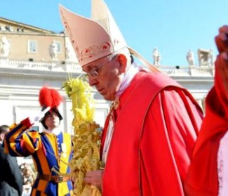 Non esiste umiltà senza umiliazione. Papa Francesco, nella Domenica delle Palme che apre alla Settimana Santa
