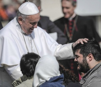 Papa Francesco, i due anni di un pontefice che scuote la Chiesa