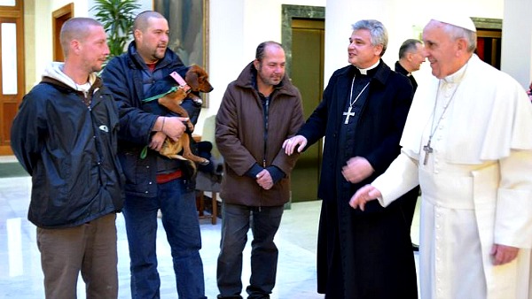 E i clochard in Sistina incontrano a sorpresa il Papa...