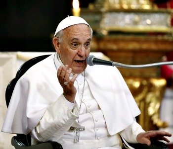 Papa Francesco: chi consacra la vita a Gesù deve stare sempre sulle sue orme