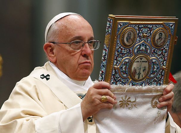 Divina Misericordia, Papa Francesco: solo Dio può colmare le voragini del male
