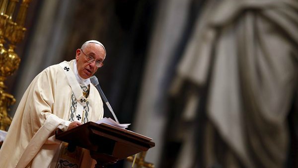 Divina Misericordia, Papa Francesco: solo Dio può colmare le voragini del male
