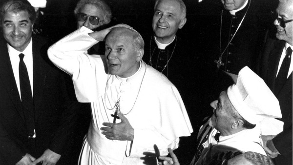 13 aprile 1986 Giovanni Paolo II entrava nella Sinagoga di Roma. La prima volta per un pontefice dai tempi di Pietro