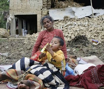 Nepal: popolazione stremata, la Cei stanzia 3 milioni di euro