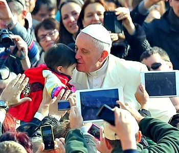 Twitter, Papa Francesco supera i 20 milioni di follower