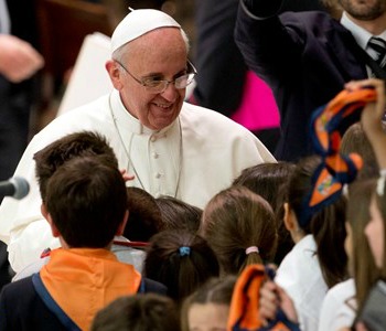Papa Francesco: catechesi non sia astratta ma incontro con Gesù vivo