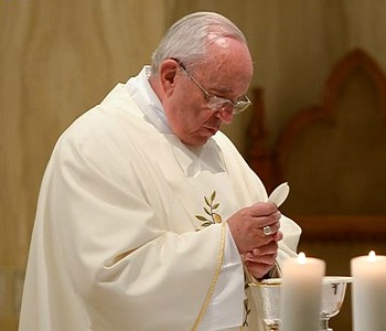 Papa Francesco: grazia e lotta dei cristiani, essere una cosa sola