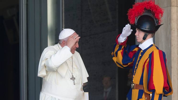 Papa Francesco alle Guardie Svizzere: siete un ''manifesto'' della Santa Sede