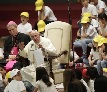 Papa Francesco a 7000 ragazzi della Fabbrica della pace: Dove non c’è la giustizia, non c’è la pace!