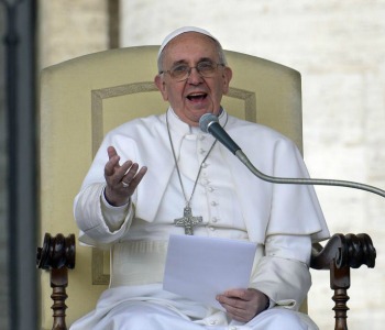 Papa Francesco all'Udienza: #permesso?, #grazie, #scusa le tre parole-chiave della famiglia