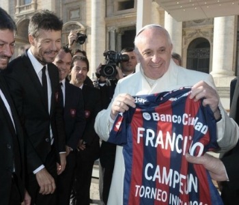 Papa Francesco sul calcio: ultrà non sempre lottano per il club, molti mercenari