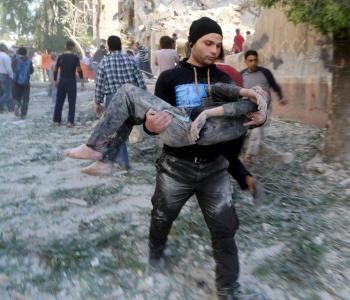 Siria. Padre Pizzaballa: situazione tragica, gente cerca di farsi forza