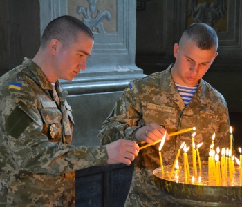 I soldati ucraini a Lourdes per chiedere la pace