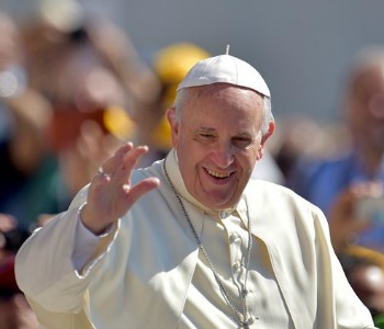 Papa Francesco: noi cristiani dovremmo essere sempre più vicini alle famiglie che la povertà mette alla prova