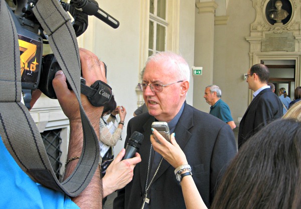 Sindone e Papa Francesco a Torino: 3 milioni di persone, 1 milione di euro in offerte per la carità