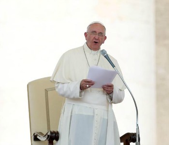 Papa Francesco: Imprenditori, state lontani dalla corruzione