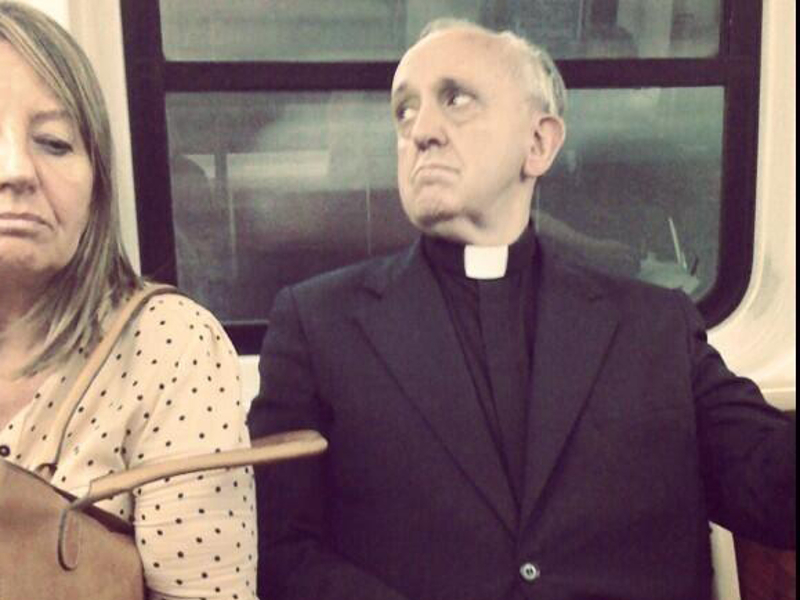 Papa Francesco in metropolitana