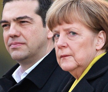 Merkel gela Tsipras: Stop negoziato fino a referendum