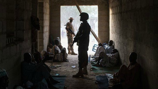 Boko Haram fa strage in due villaggi: 150 morti in Nigeria