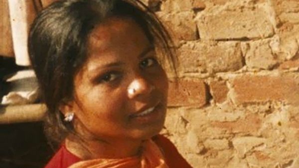 Asia Bibi, la Corte suprema sospende la pena e ordina la revisione del caso. Bhatti: Presto libera!