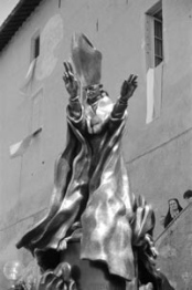 La statua di Paolo VI al Sacro Monte di Varese