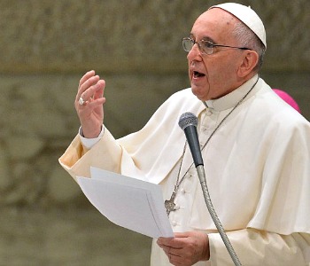 Papa Francesco: sono vicino al popolo greco, si salvi la sua dignità