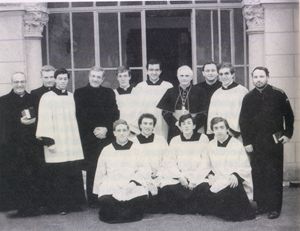 Seminario di Molfetta, don Tonino Bello insieme a mons. Vito Angiuli e al cardinale Joseph Ratzinger