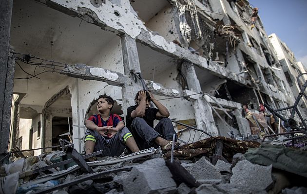 Gaza a un anno da fine guerra. Il parroco: aspettiamo miracolo tra le macerie